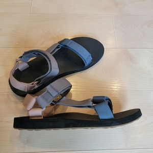 ⭐️🌙 TEVA Original Universal Multicolor Sandal in Macaroon Mens or Womens